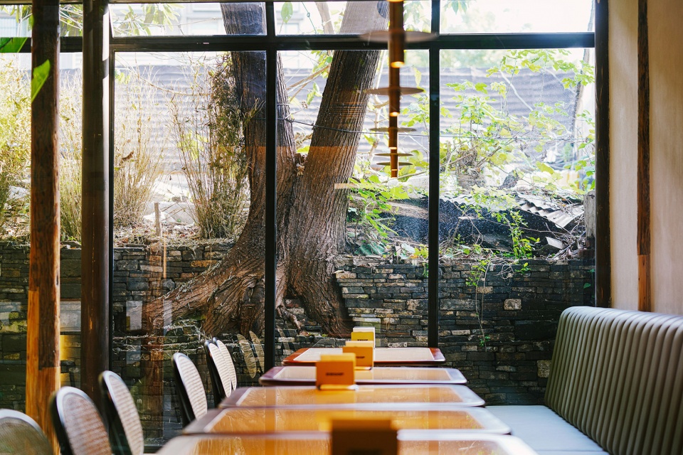 swoop coffee and taixi restaurant china by hangzhou guantang interior design