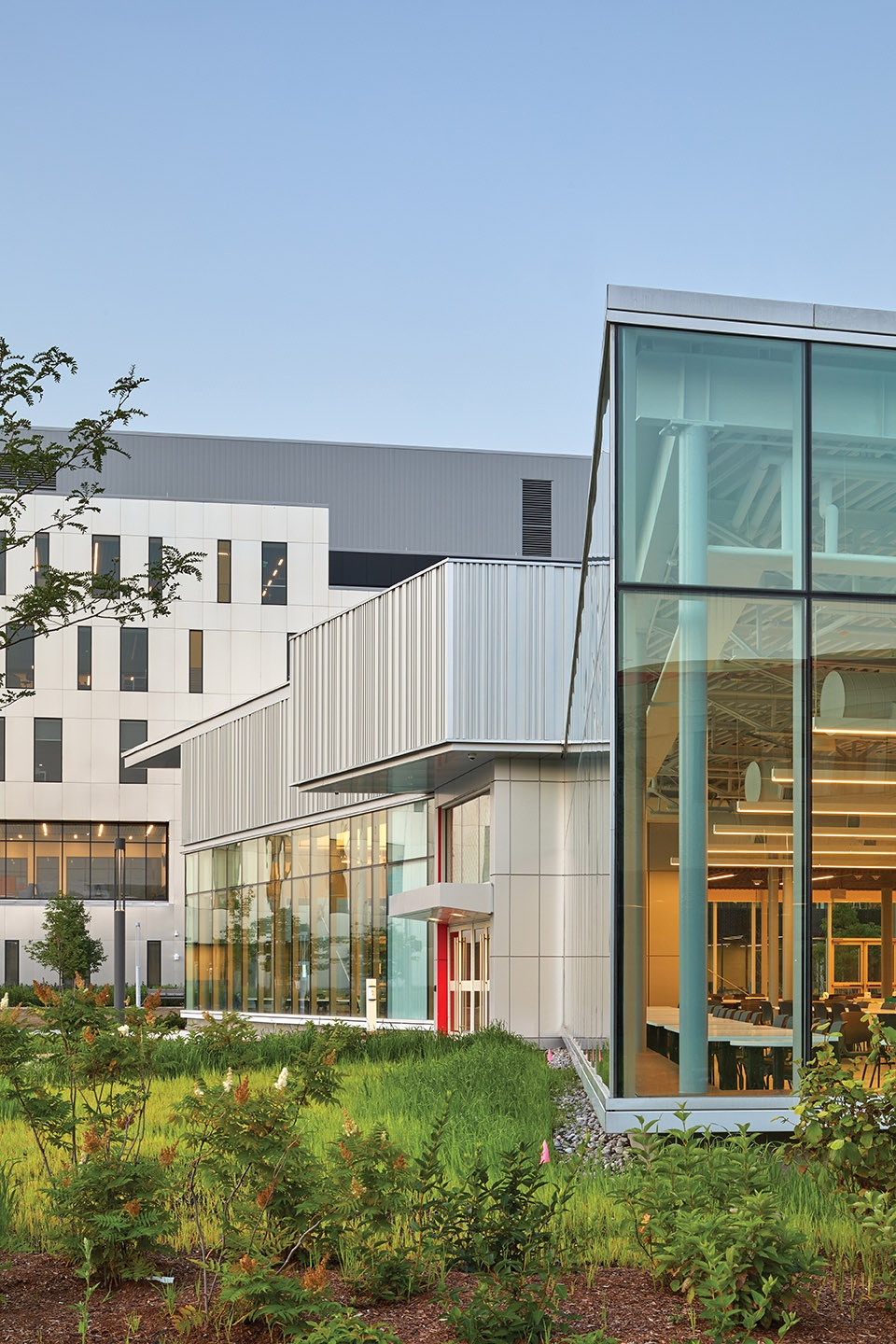 Newnham Campus Food Hall Seneca College by Taylor Smyth Architects