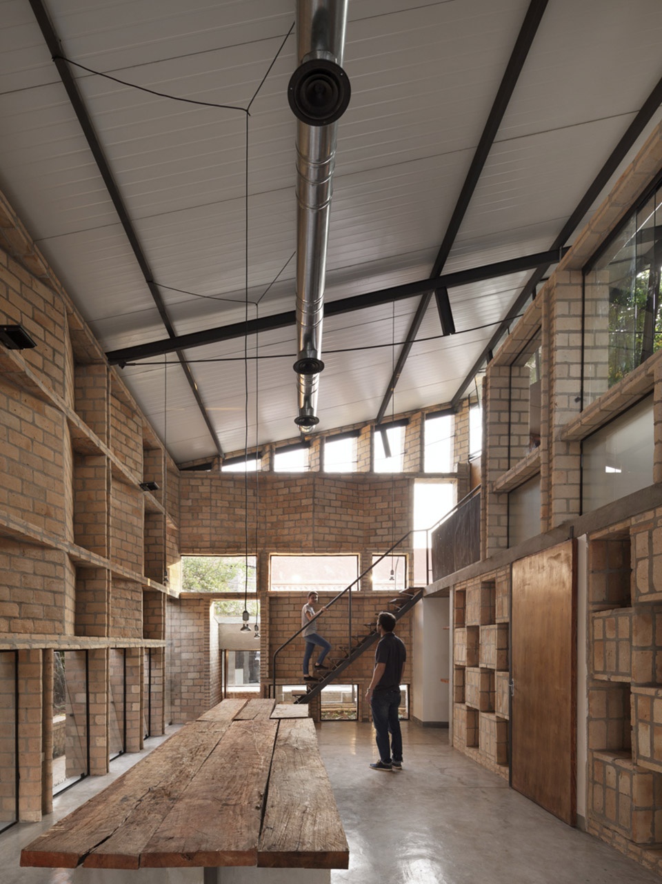 Nordeste Office by Mínimo Común Arquitectura