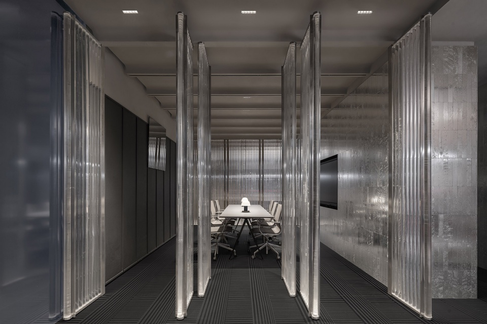 TOMO OFFICE China by TOMO INTERIOR DESIGN FIRM