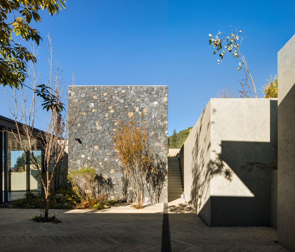 Hill House Manuel Cervantes Céspedes