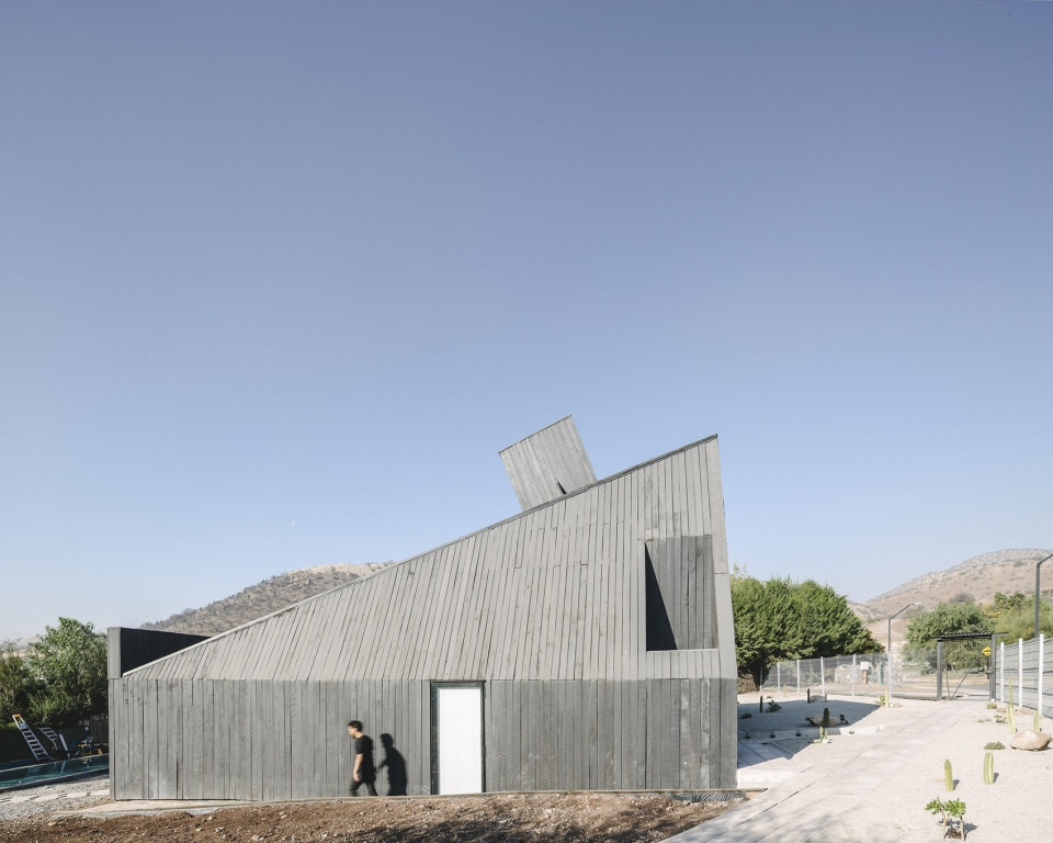 Orqe House by Ivan Bravo Architects