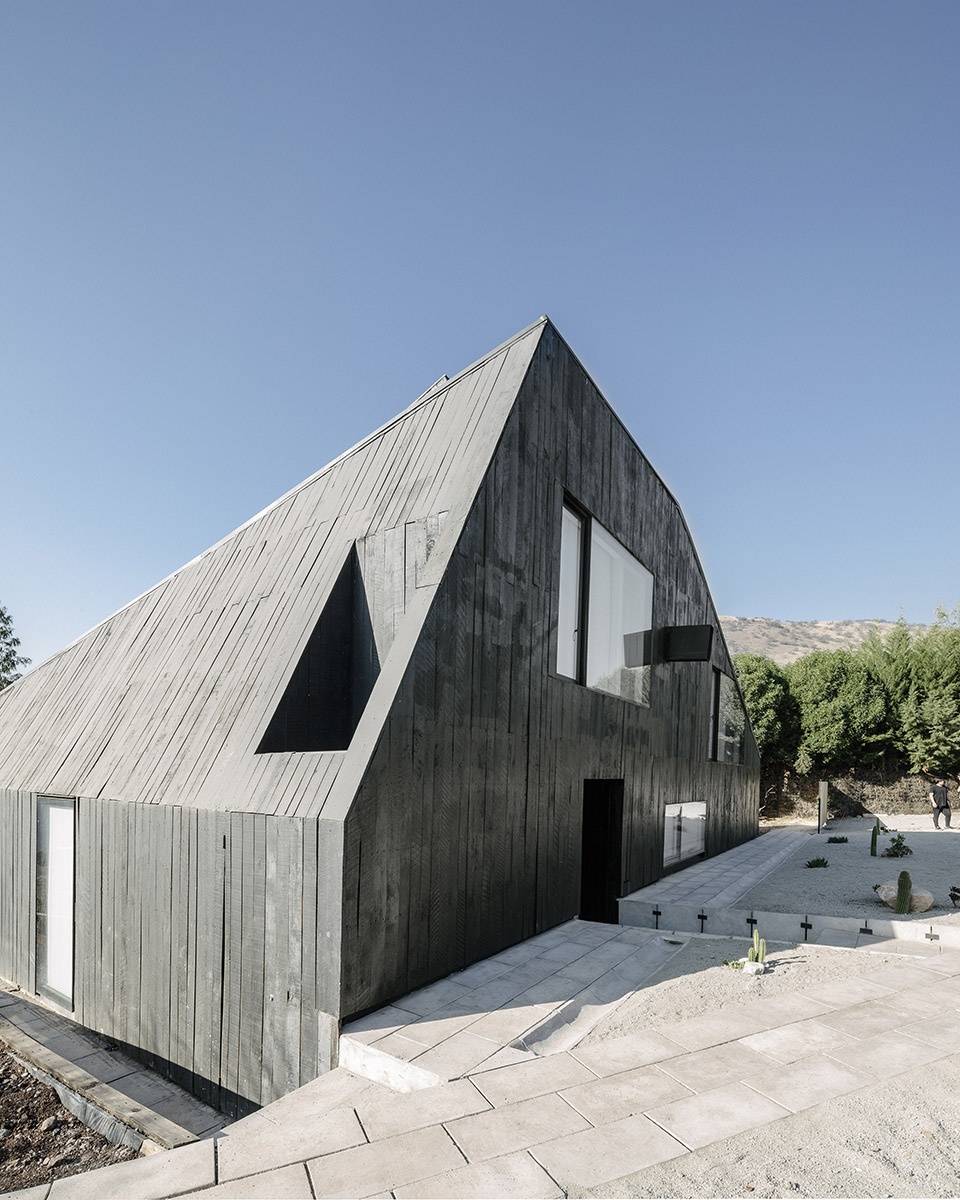 Orqe House by Ivan Bravo Architects