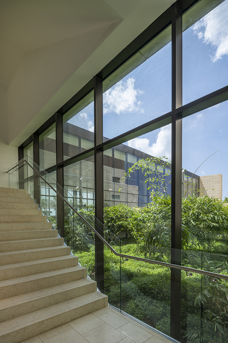 centro hospitalario serena del mar chsm by safdie architects