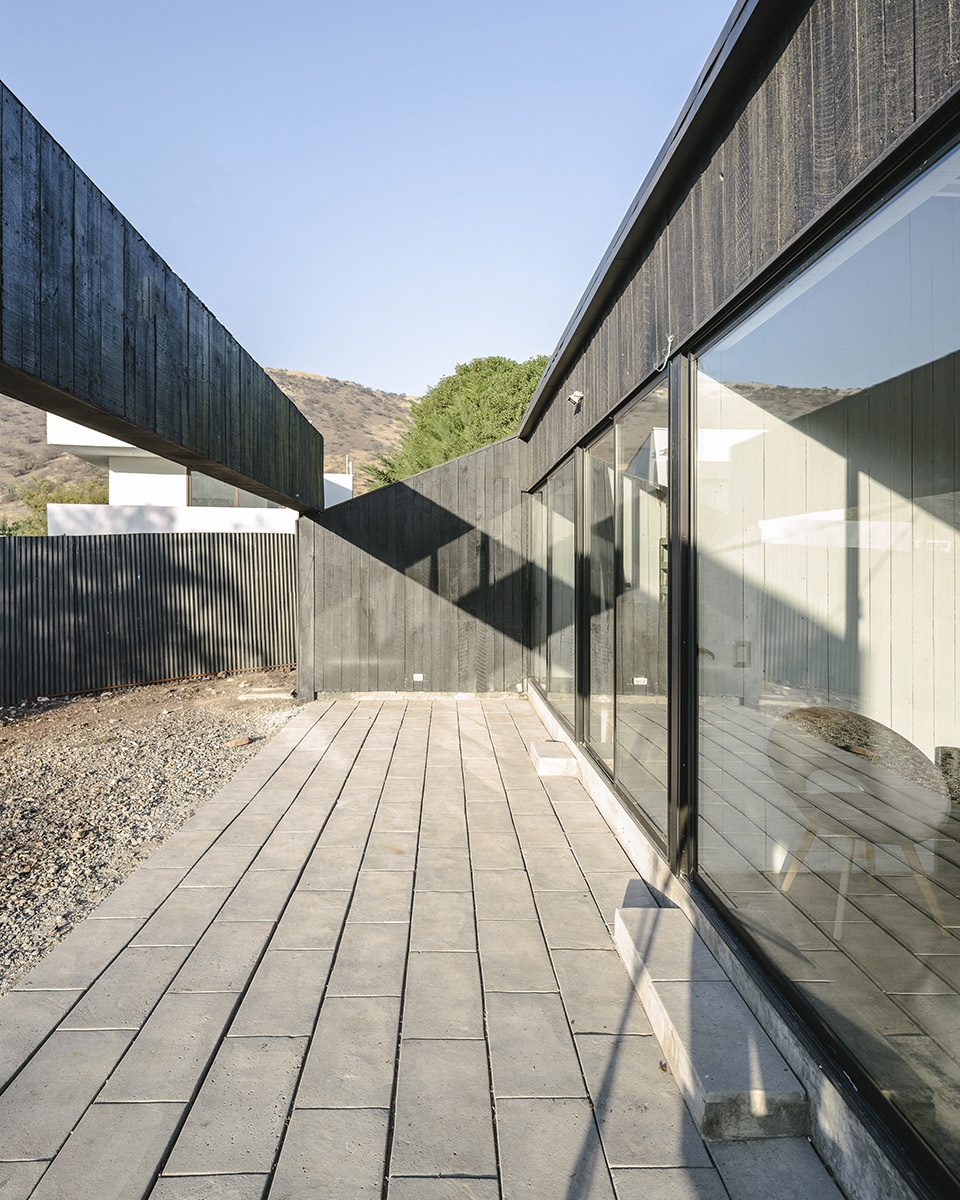 Orqe House by Ivan Bravo Architects