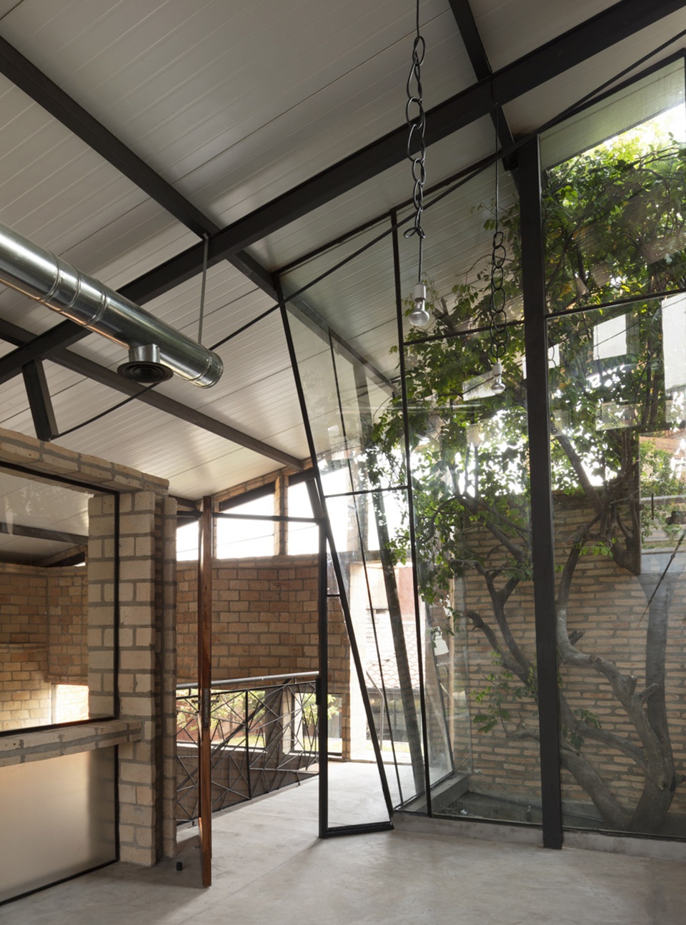 Nordeste Office by Mínimo Común Arquitectura