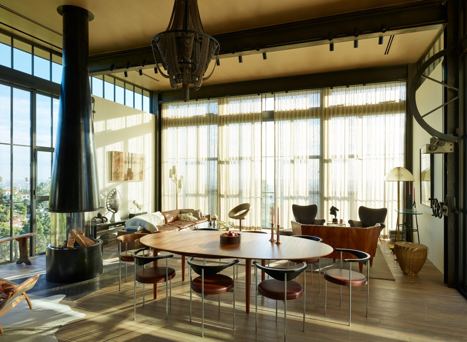 Hollywood Hills House by Mutuus Studio