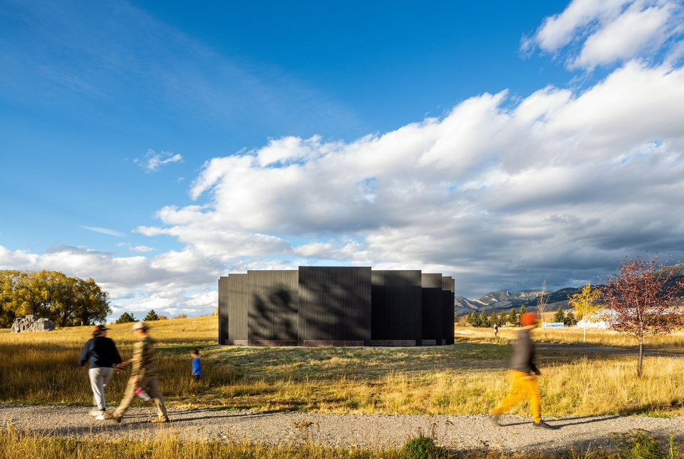 Town Enclosure by CLB Architects