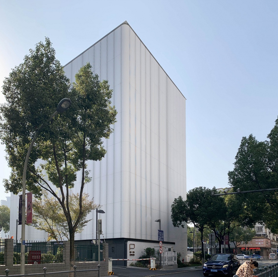 Qinqiao parking garage China by Sitarch