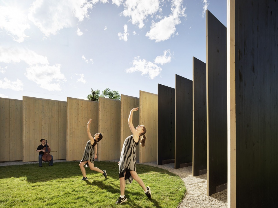 Town Enclosure by CLB Architects