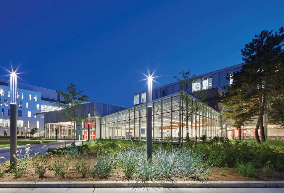 Newnham Campus Food Hall Seneca College by Taylor Smyth Architects
