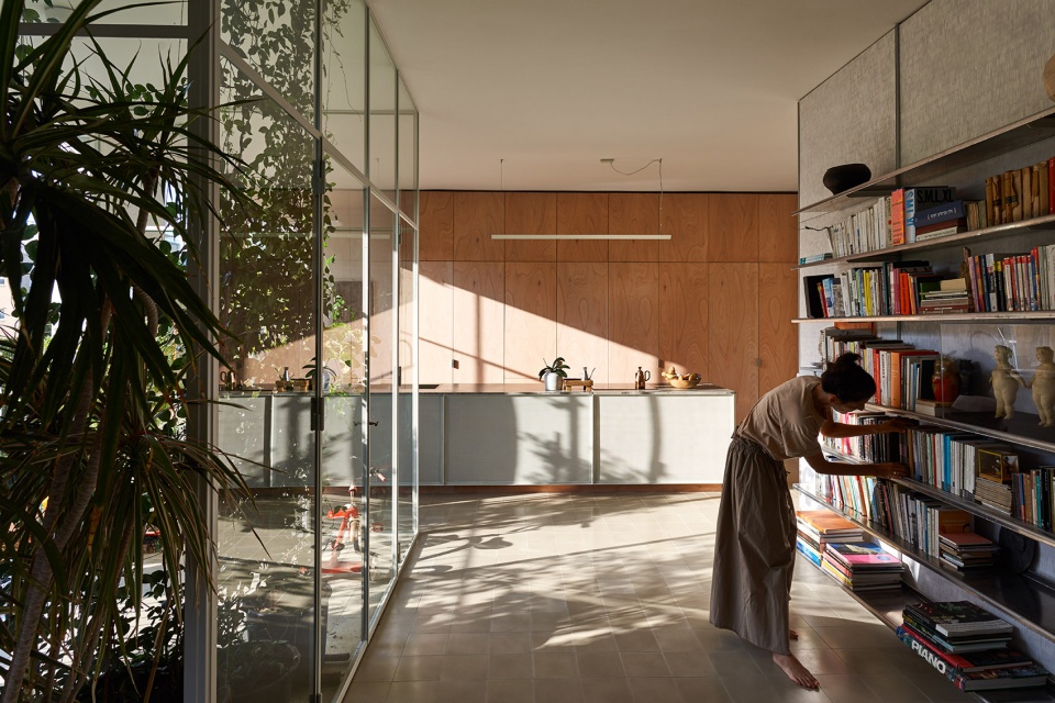 SD Chen Apartment Tel Aviv by Salty Architects