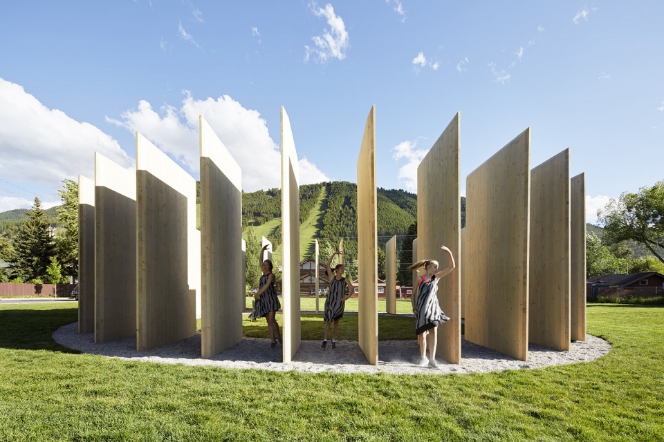 Town Enclosure by CLB Architects