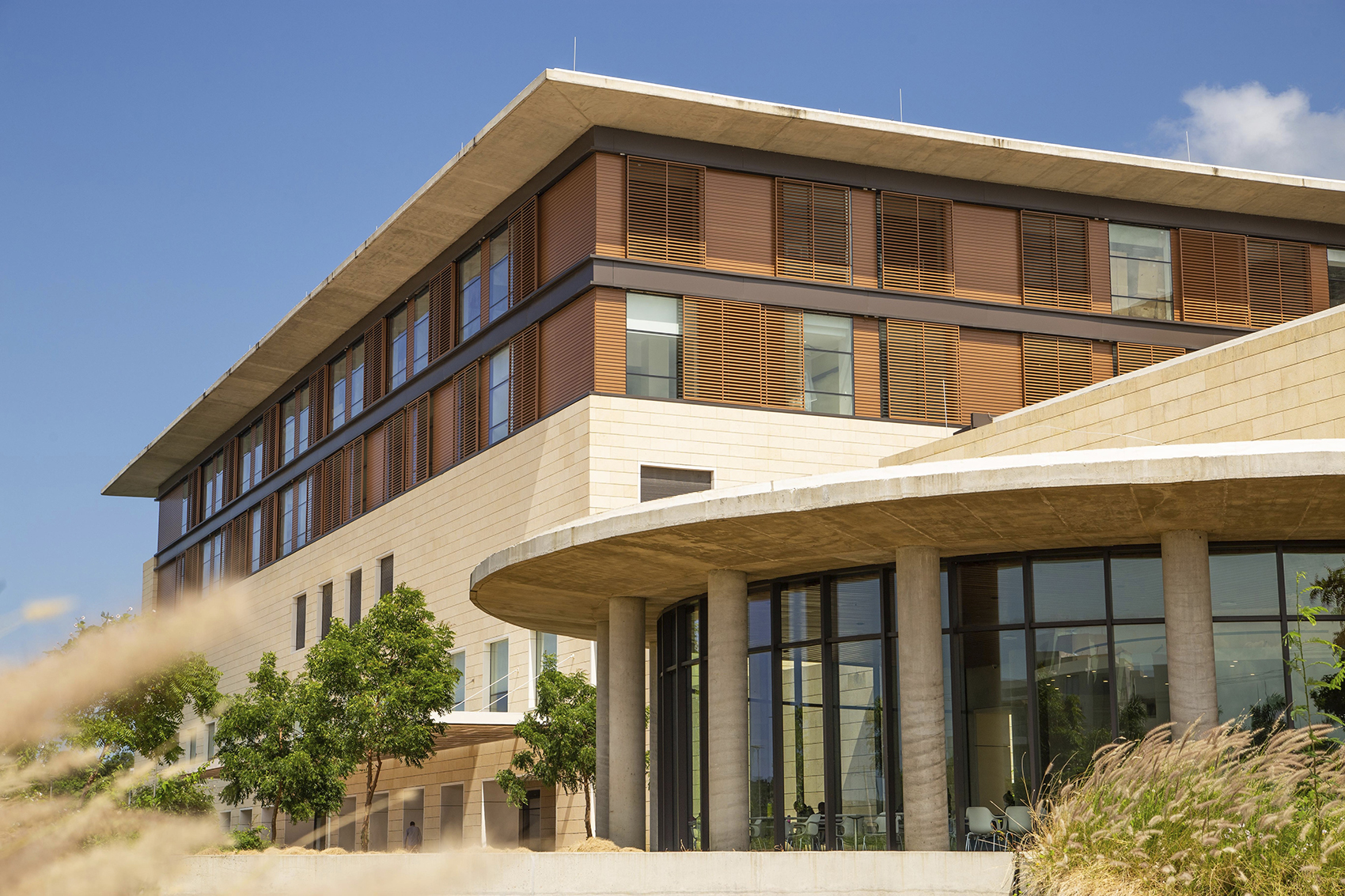 centro hospitalario serena del mar chsm by safdie architects