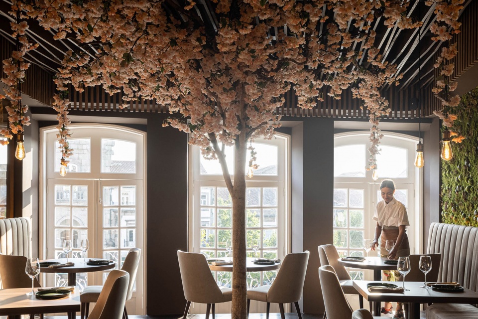 34 Restaurant by REM A