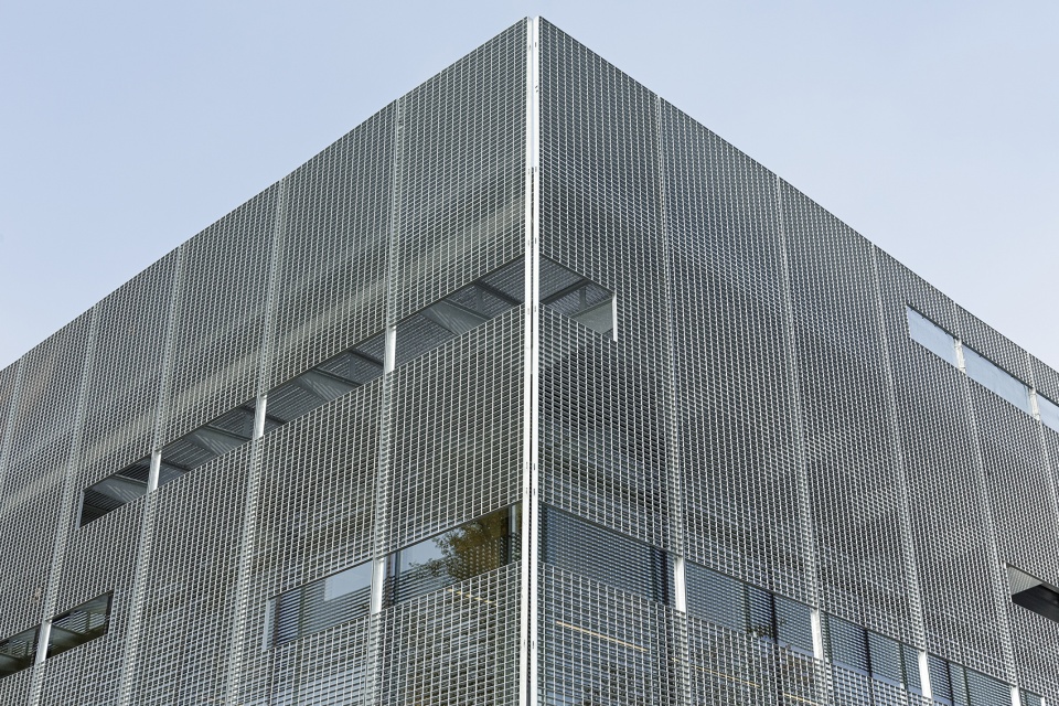 geoconcept headquarters by terhalozat
