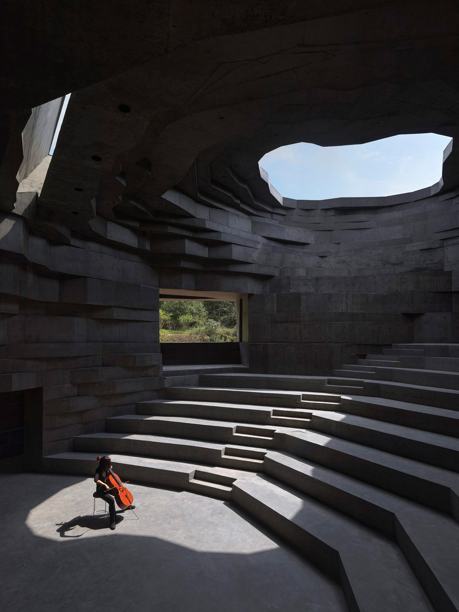 MONOLITHIC CONCERT HALL OPEN ARCHITECTURE