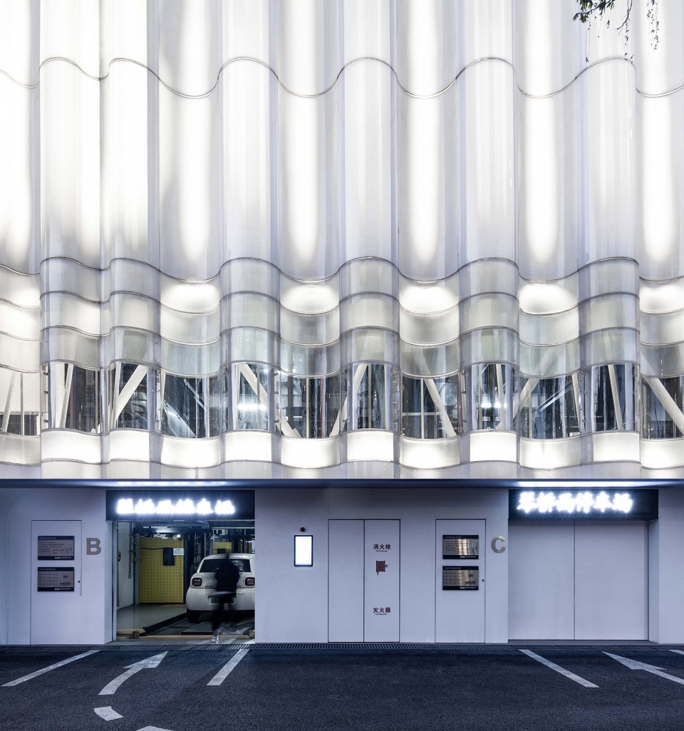 Qinqiao parking garage China by Sitarch