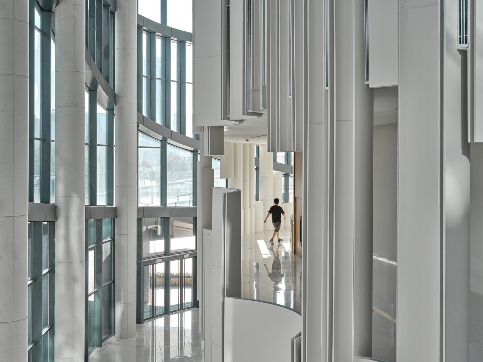 Luoyang Zhengda Opera House by One Plus Partnership