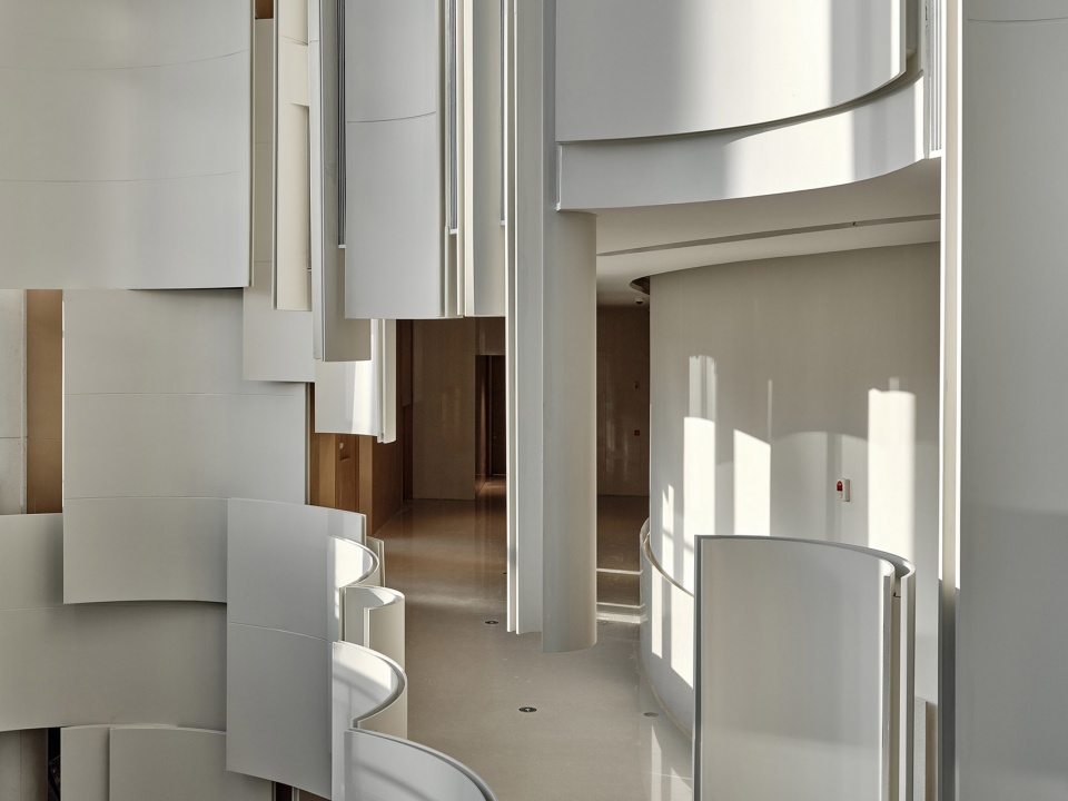 Luoyang Zhengda Opera House by One Plus Partnership