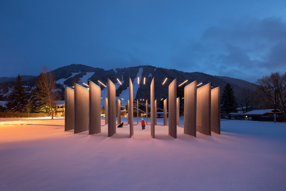 Town Enclosure by CLB Architects