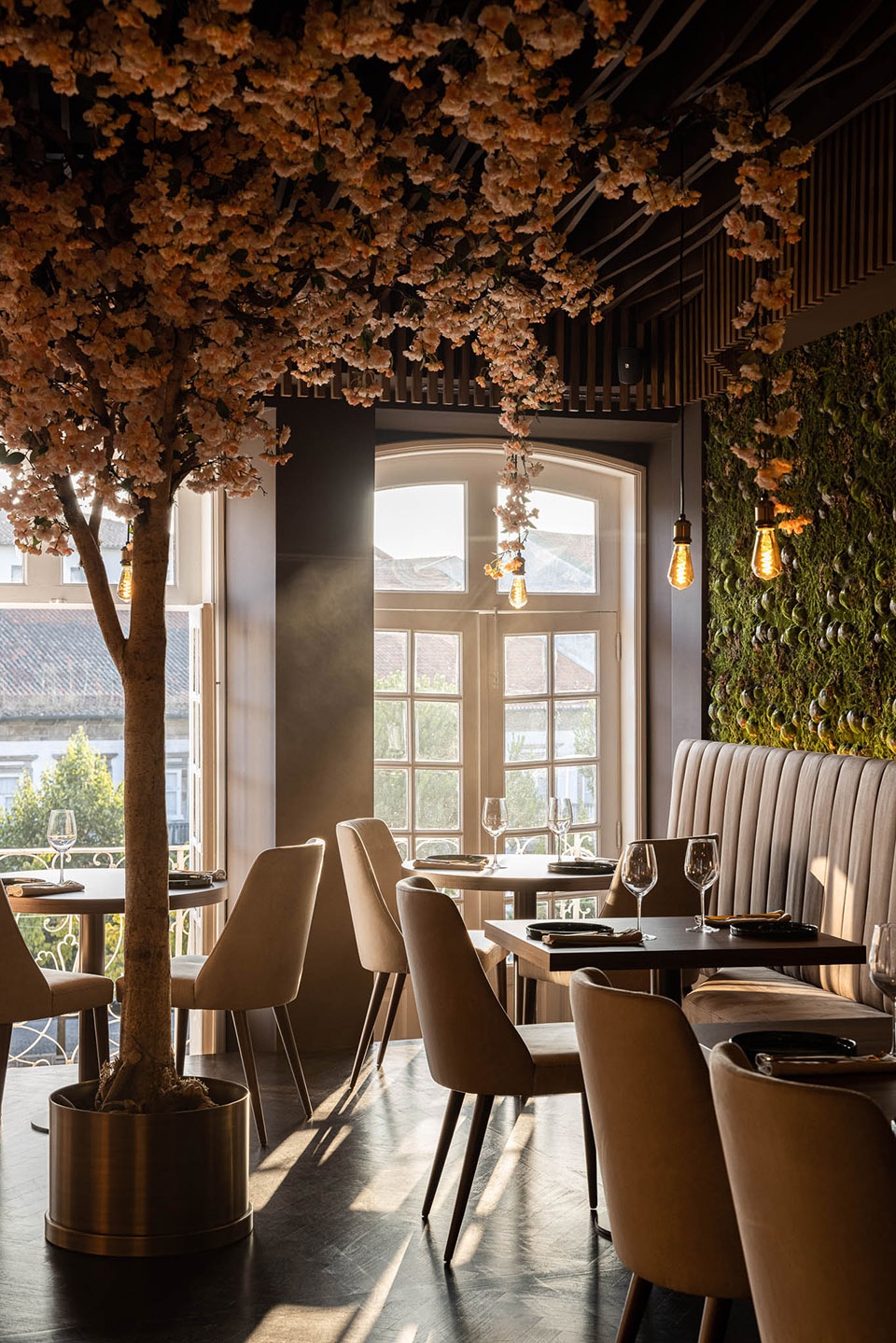 34 Restaurant by REM A