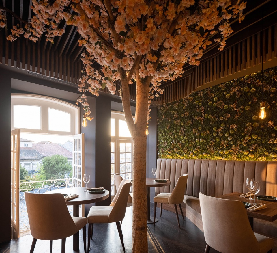 34 Restaurant by REM A