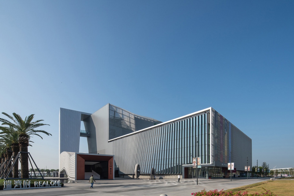 baoan performing arts centre china by rocco design architects associates