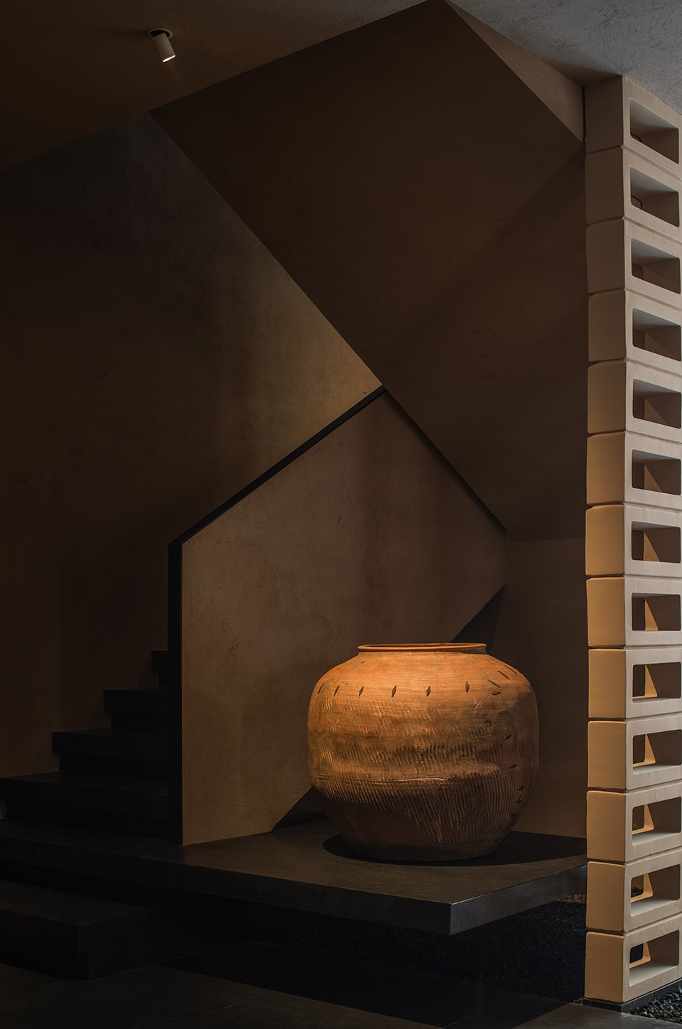 FLOWING LIGHT SHADOW by Fuzhou Lingzhu Design