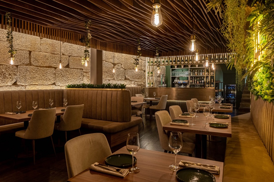 34 Restaurant by REM A