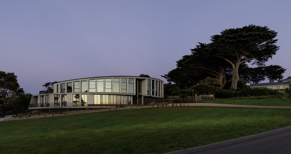 Tidal Arc House WOODS BAGOT