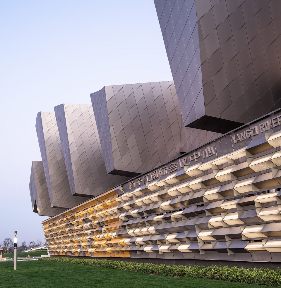 Yangtze River International Conference Center Morphosis