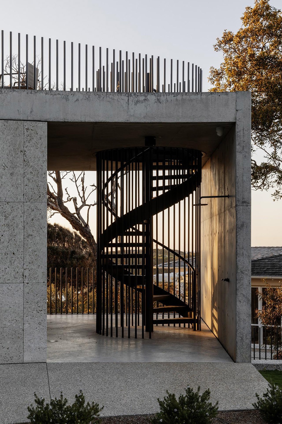 Tidal Arc House WOODS BAGOT