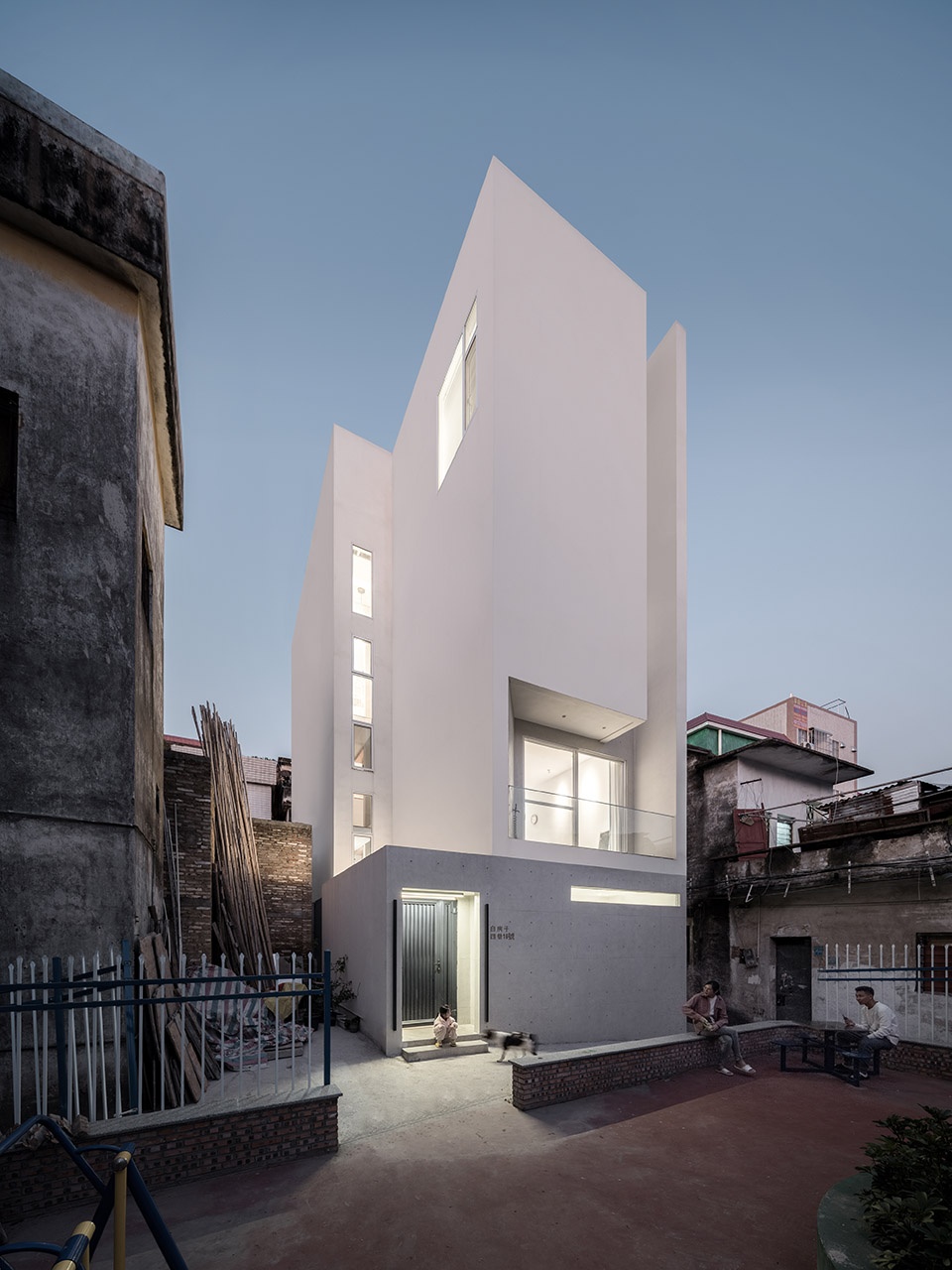 HOUSE d URBAN FUTURE DESIGN