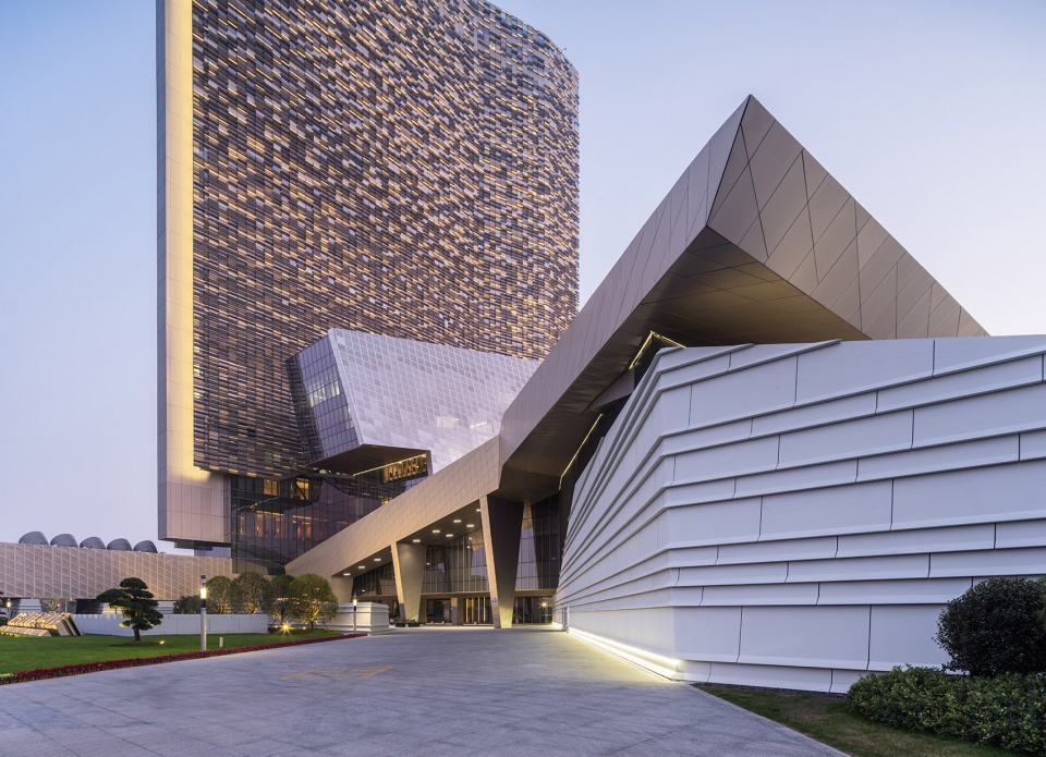 Yangtze River International Conference Center Morphosis