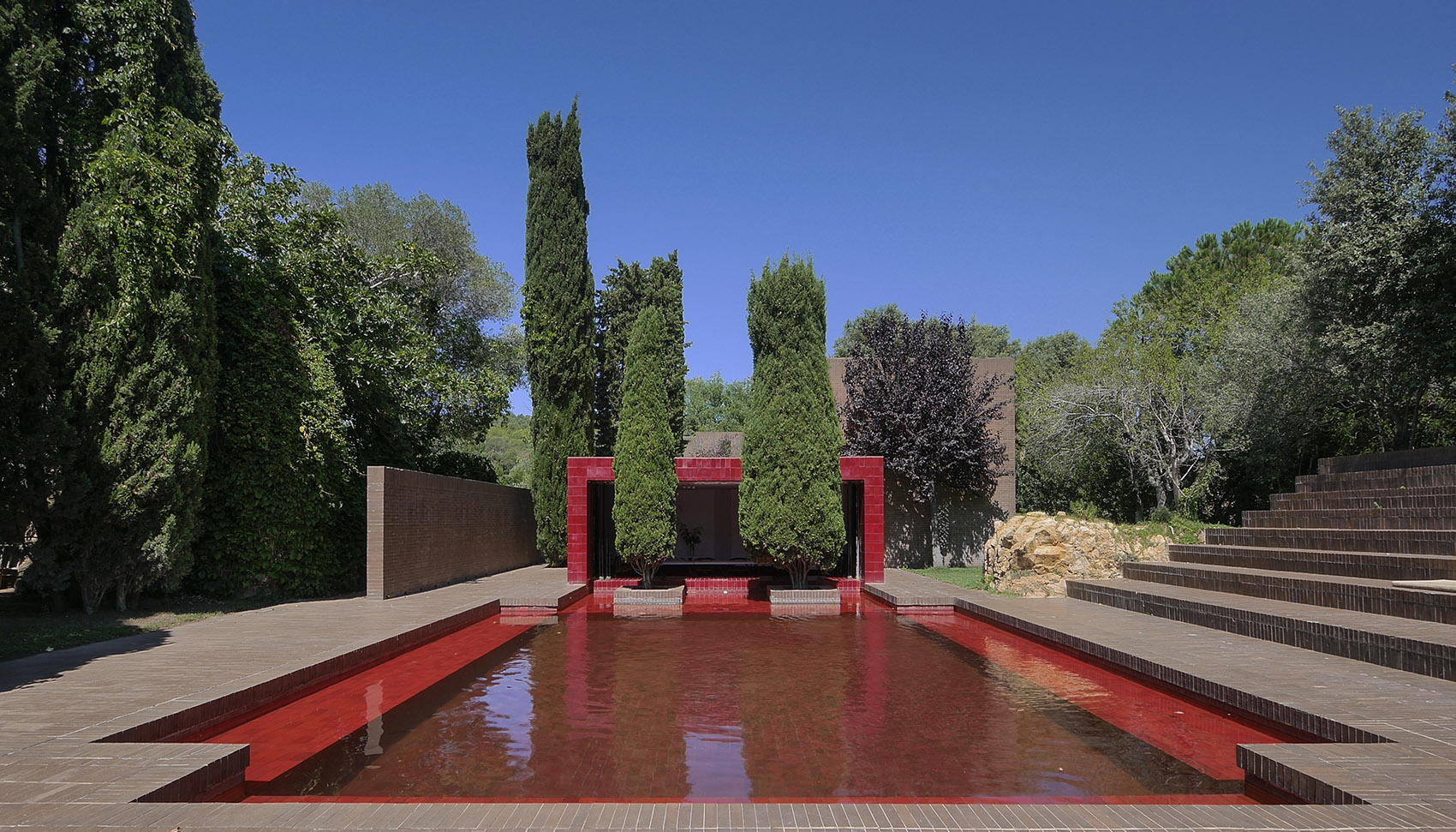 Family House by Ricardo Bofill Taller de Arquitecturaricardo bofill taller arquitectura montras house spain 02