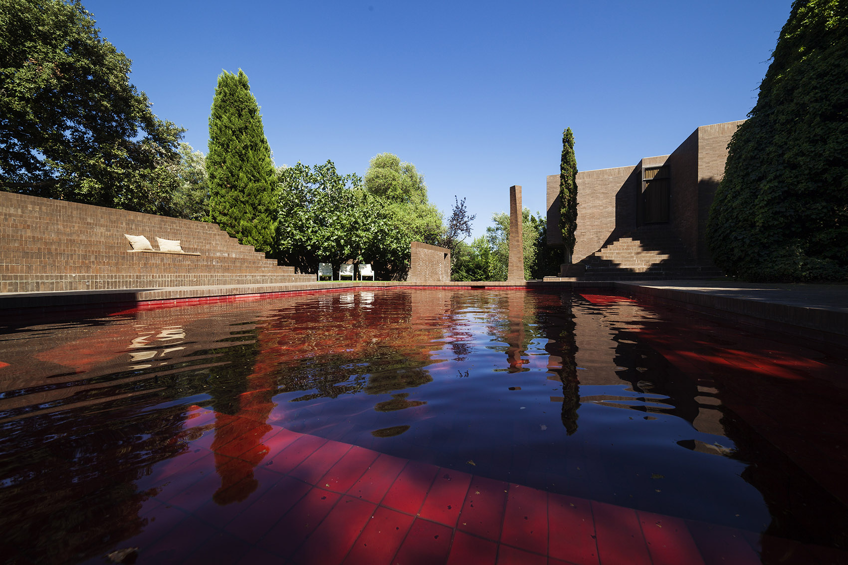 Family House by Ricardo Bofill Taller de Arquitecturaricardo bofill taller arquitectura montras house spain 04