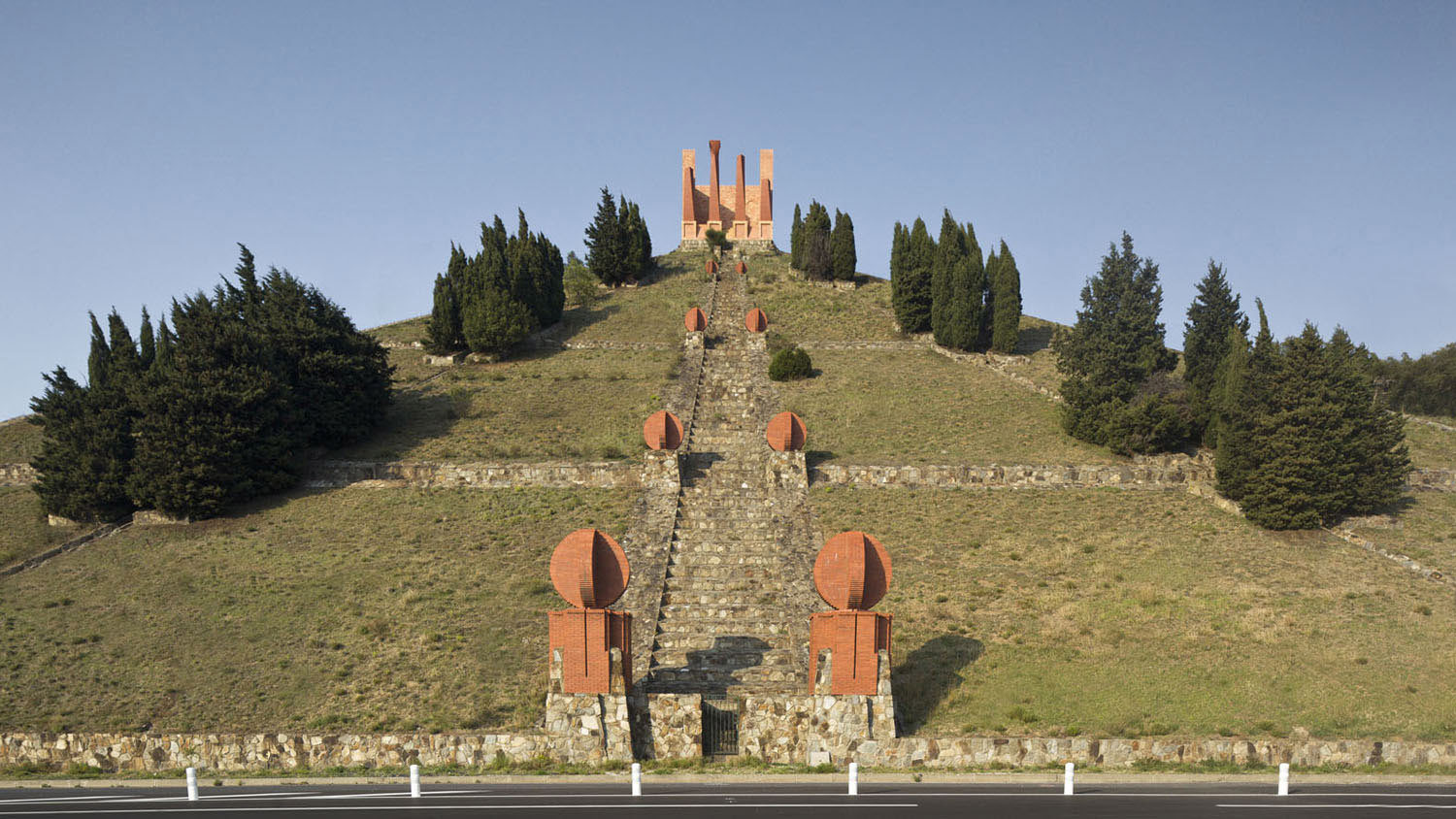The Pyramid by Ricardo Bofill Taller De Arquitectura 2