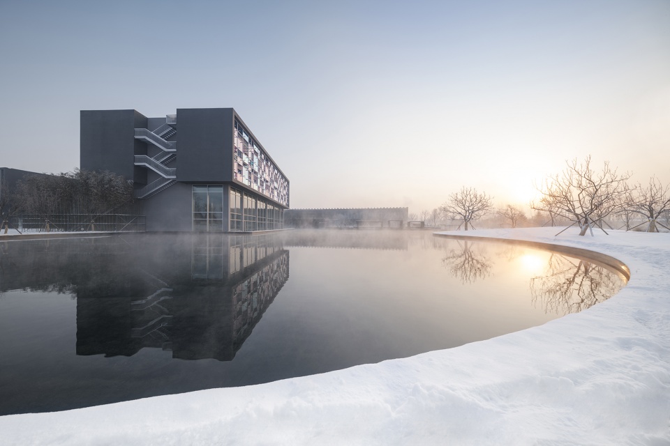 mist hot spring hotel china by department of architecture