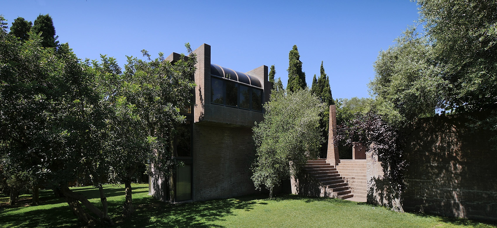 Family House by Ricardo Bofill Taller de Arquitecturaricardo bofill taller arquitectura montras house spain 053
