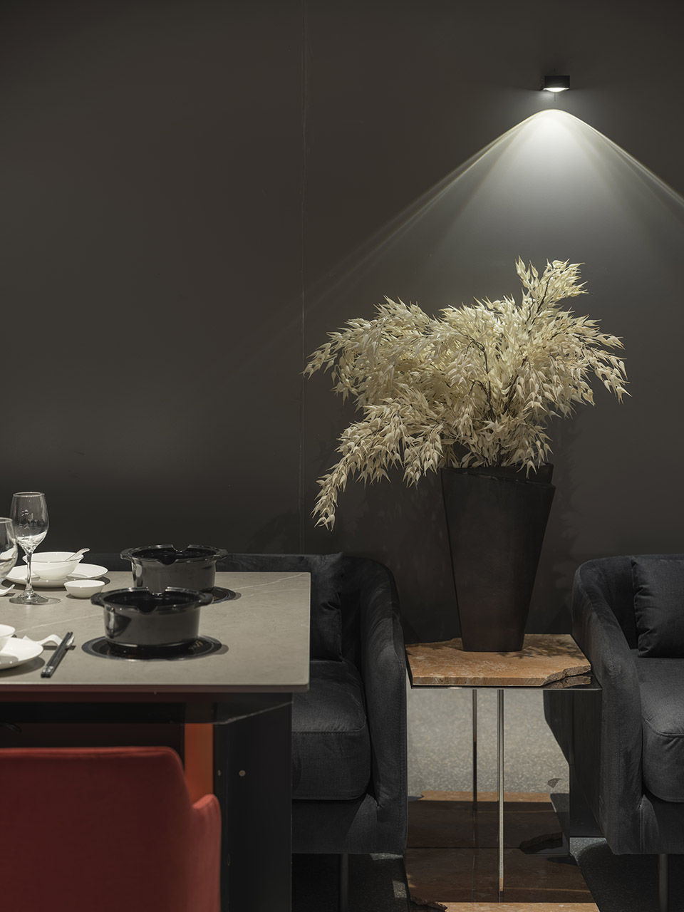 Mingyue Seafood Restaurant Zhejiang by Xiangdie Design