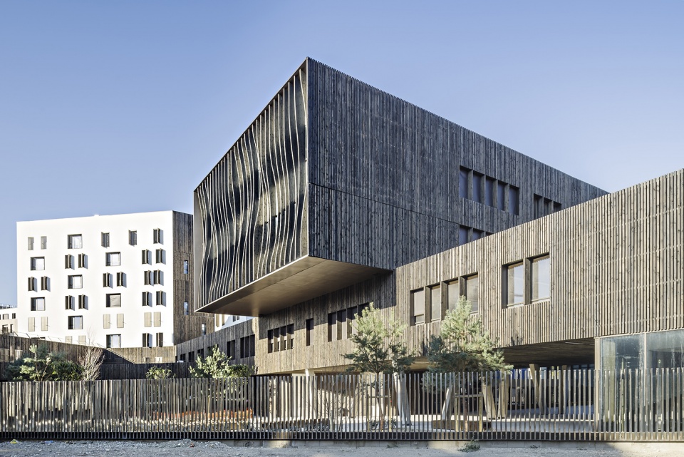 secondary boarding school in saint denis by brenac gonzalez associes