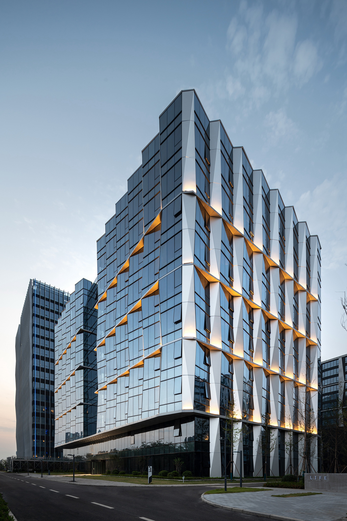 zhengzhou linkong biopharmaceutical park by wsp architects