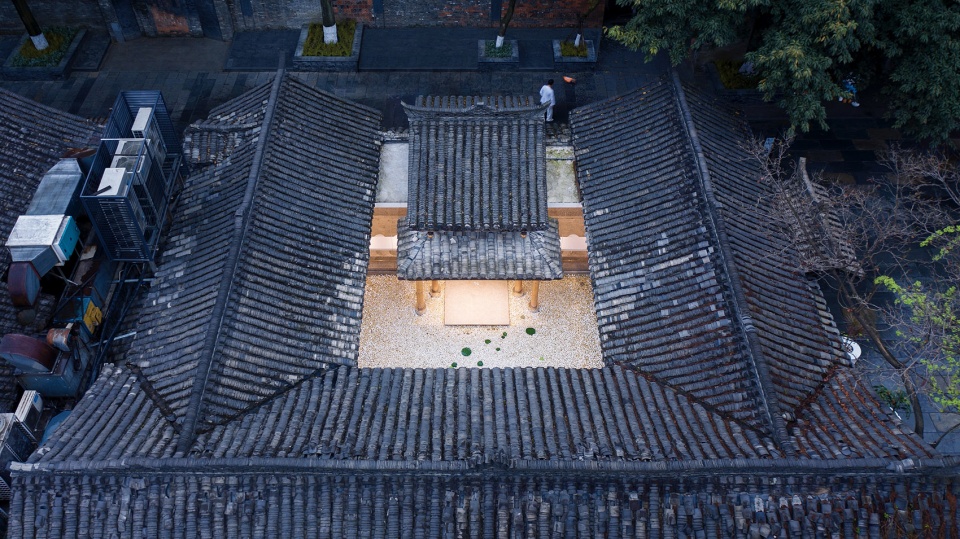 arabica wide narrow alley in chengdu china by blue architecture studio