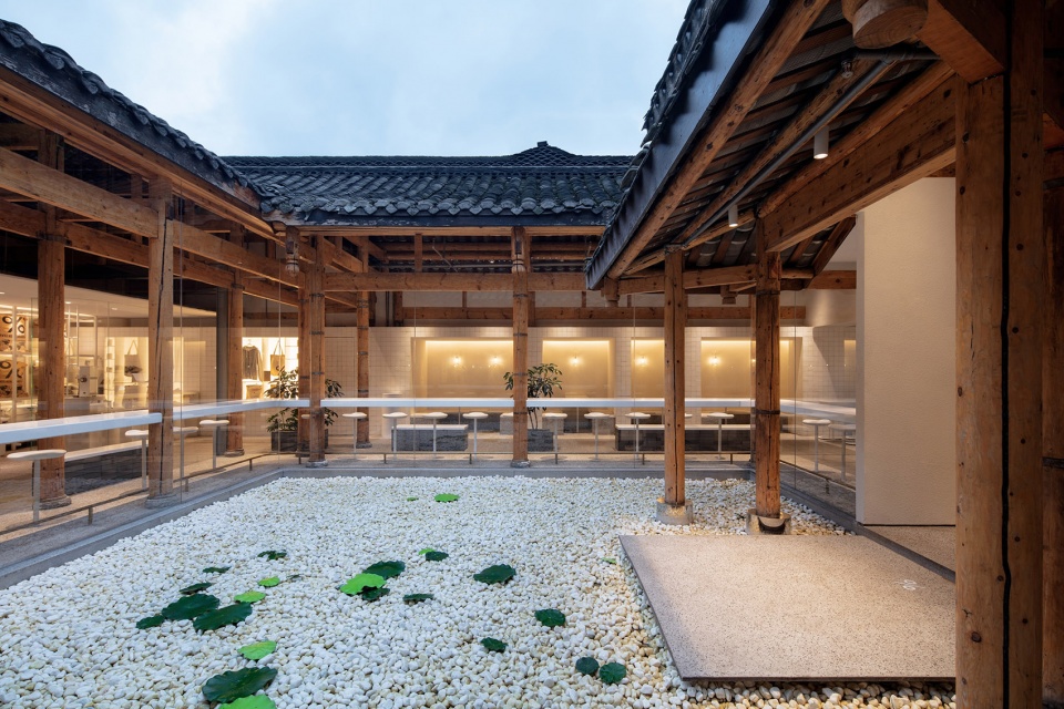 arabica wide narrow alley in chengdu china by blue architecture studio