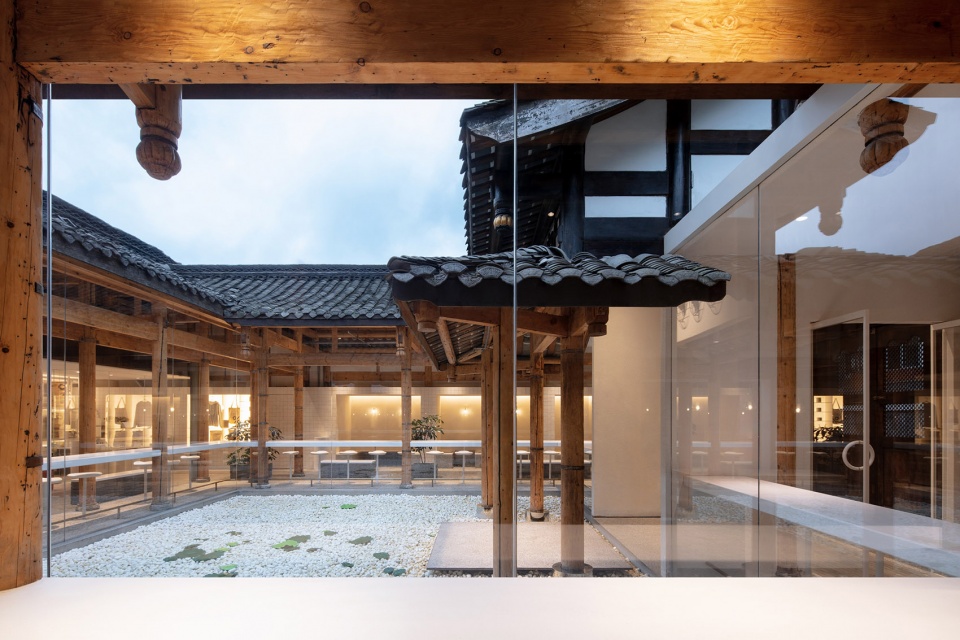 arabica wide narrow alley in chengdu china by blue architecture studio