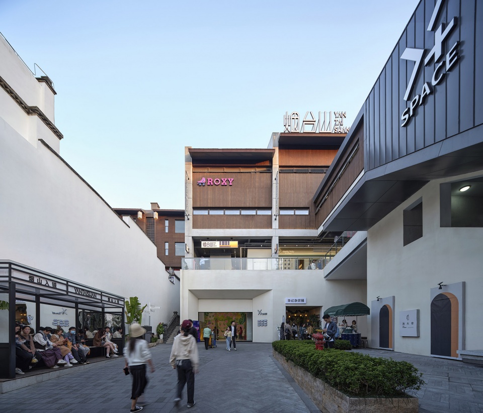 Yantai Mountain Commercial Streetscape Design by Fun Connection