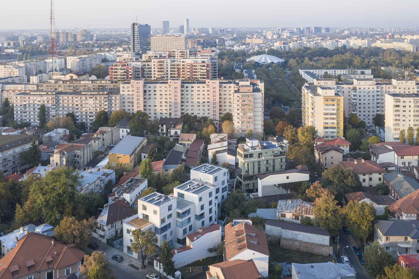 urban spaces 2 mumuleanu 14 apartment building romania by adnba