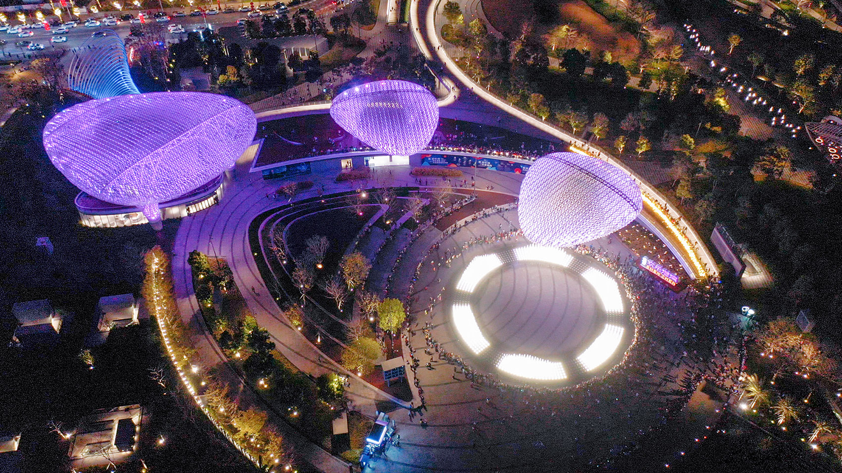 when stars lighting up 2022 romantic places in cities around world