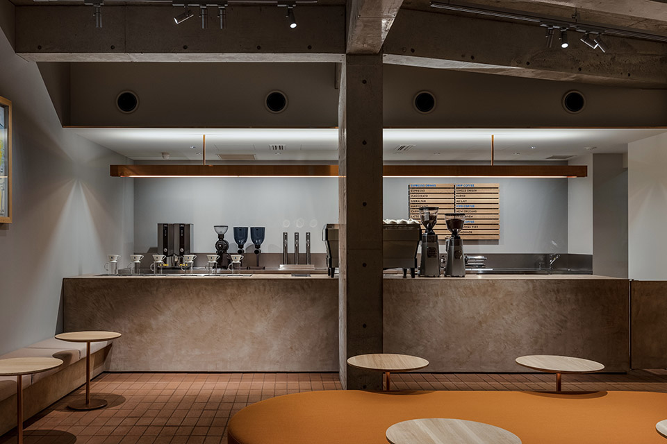 blue bottle coffee shiroiya cafe japan by keiji ashizawa design